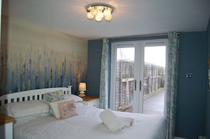 4 habitaciones, internet y ropa de cama