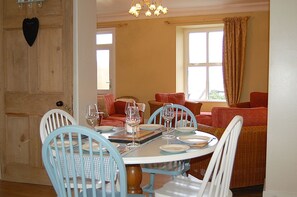 Dining - Dolphin Beach House In Tywyn (Gwynedd)