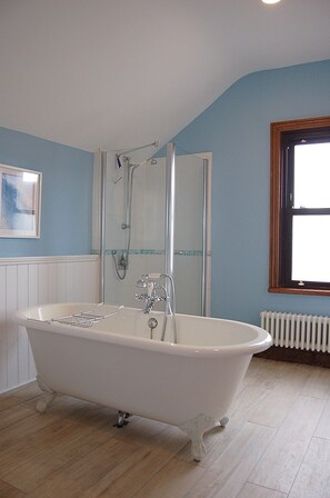 Douche, serviettes fournies