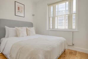 2 slaapkamers, een strijkplank/strijkijzer, wifi, beddengoed