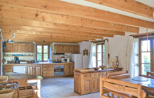 Belle maison de 9 chambres à Gigny