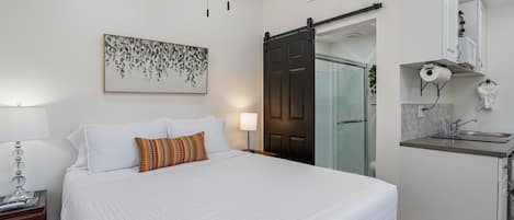 Fer et planche à repasser, Wi-Fi gratuit, draps fournis