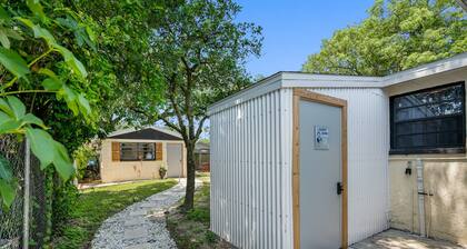 Tiny Home Near USF and Downtown—Patio, Fast Wi-fi