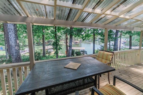 Feel at Home on Lake DeSoto