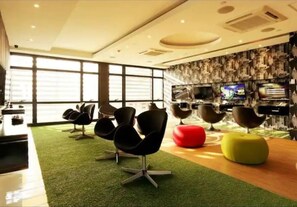 Interior - Makati - Sleeps 2 - Pool - Cinema - Gym - Garden (Makati)