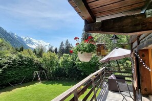 Property grounds - Chalet Falcon - Spacious Chalet with Hot Tub (Chamonix-Mont-Blanc)