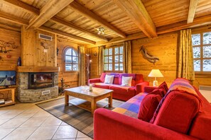 Living room - Chalets d'Henri 67 Apartment w/ Terrace & Mont Blanc Views, Argentière (Chamonix), France (Argentière (Chamonix))