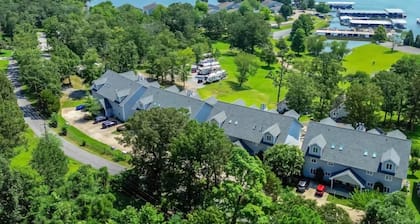 Relaxing Executive Condo at Big Bear Resort - Kentucky Lake views