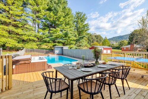 Ridge Valley by AvantStay | Upscale Asheville Escape w/ Pool