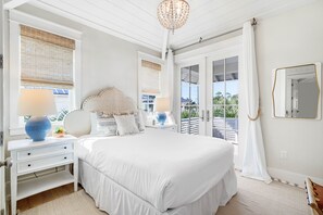 5 bedrooms, iron/ironing board, free WiFi, bed sheets - Palm Filled Paradise at Petite Palm / Golf Cart / 3 Min Walk to Beach / Community Pool / 4 Bikes (Santa Rosa Beach)