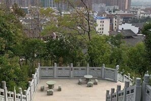 Terrace/patio - Hongdu Hotel (Sui County)