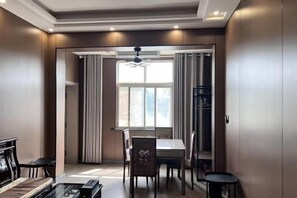 Room - Hongdu Hotel (Sui County)