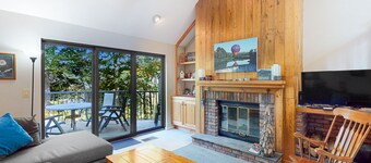 Deere Run townhouse with private sauna, jetted tub & AC - pool & tennis