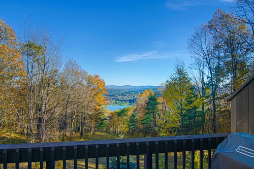 Quechee Ski Area condo on the ski trail - mountain views & AC