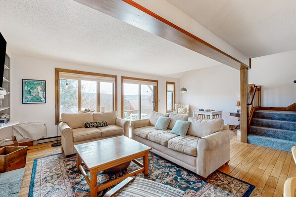 Televisión y chimenea