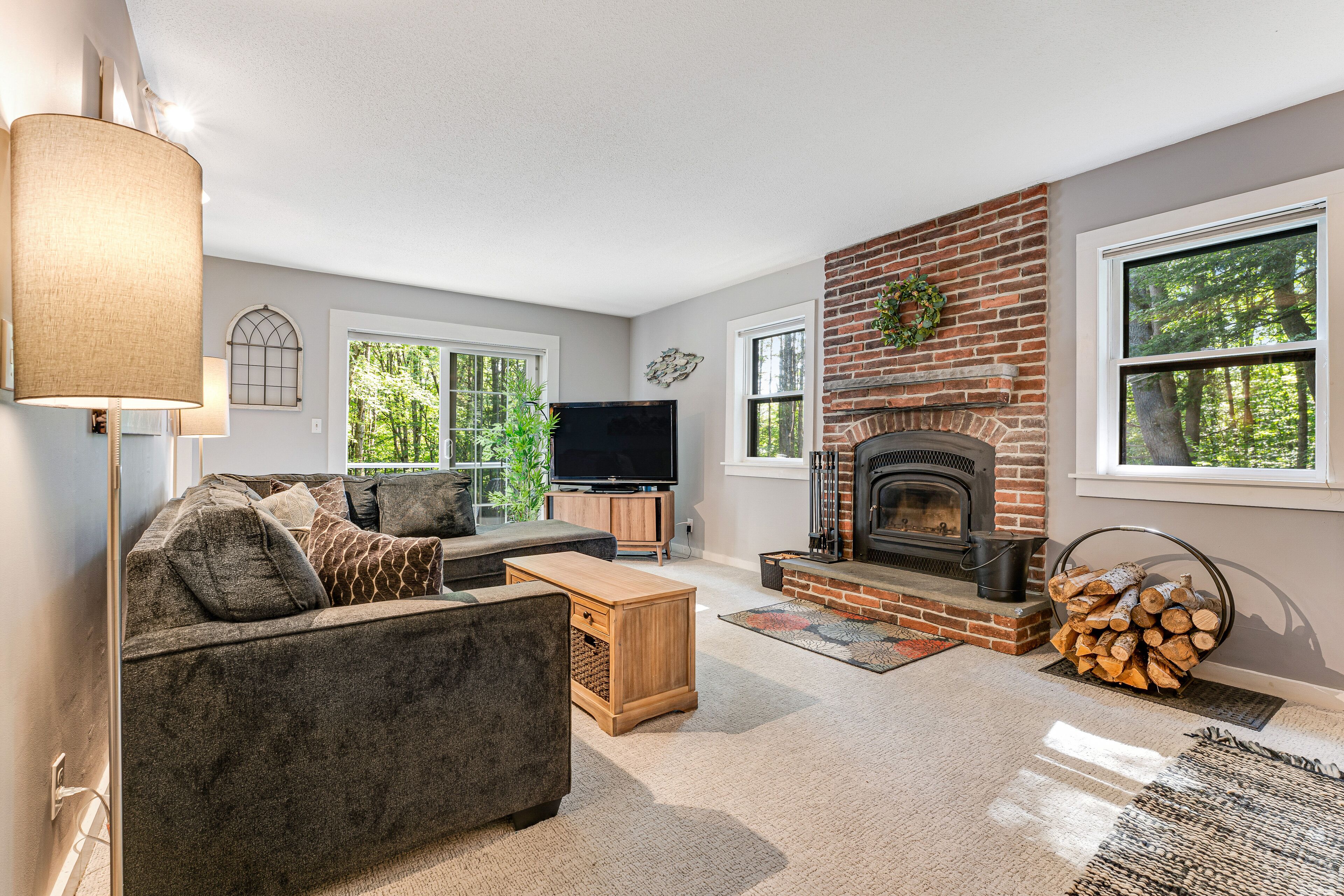 Escape To Quechee For Ski, Golf, Swimming! Family & Pet Friendly! in White River Junction, United States