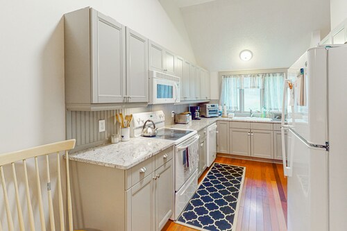 Mountaintop condo with valley views - Quechee Ski Area - Quechee Club access