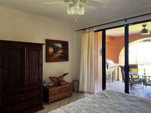 1 bedroom, iron/ironing board, WiFi, bed sheets - Cabo San Lucas Beachfront Condo (San Jose Del Cabo)