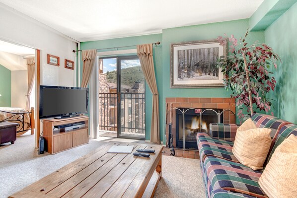 TV, fireplace, DVD player