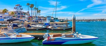 Quaint, Charming, Great Value @ The Beach, 2 Blocks to Sand, BBQ, Pets, Patio in Newport