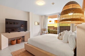 2 chambres, coffres-forts dans les chambres, fer et planche à repasser