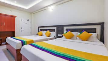 Quarto premium | Escrivaninha, ferros/tábuas de passar roupa