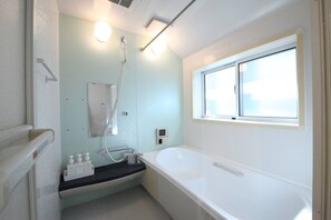 Basic-hus - 3 soveværelser - ikke-ryger | Badeværelse | Hårtørrer, bidet, håndklæder, Sæbe