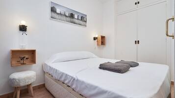 1 chambre, fer et planche Ă  repasser, Wi-Fi gratuit, draps fournis