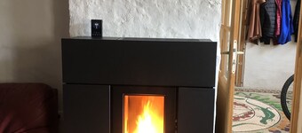 Warm house, free wifi, private garden with flowers, 20 min. from Vézelay.