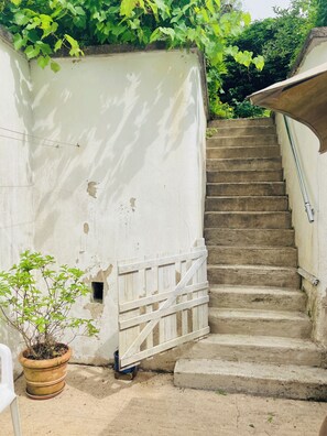 住宿地面
