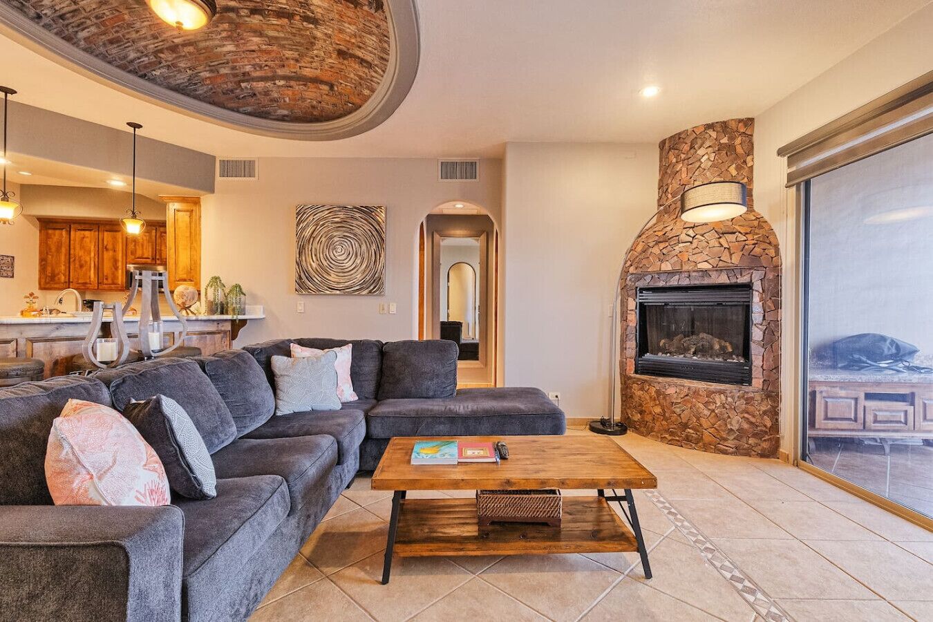Smart TV, fireplace, stereo