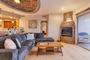 Smart TV, fireplace, stereo