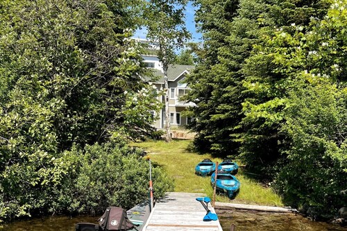 Charming Lakeside Retreat | Lac Blanc, Nominingue – Spacious Family Getaway 🏡🛶❄️