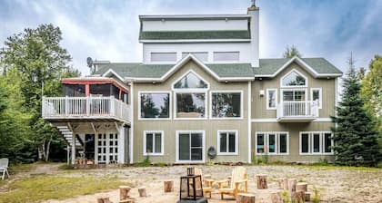 Charming Lakeside Retreat | Lac Blanc, Nominingue – Spacious Family Getaway 🏡🛶❄️