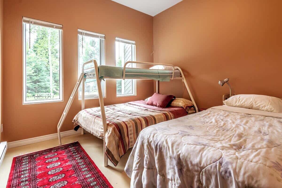 5 chambres, fer et planche à repasser, accès au Wi-Fi (inclus)