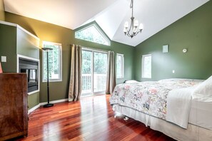 5 bedrooms, iron/ironing board, free WiFi, bed sheets