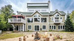 Exterior - Cottage on Lac Blanc - Laurentians (Nominingue)