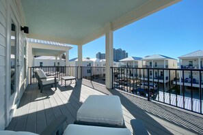 Unclassified image, 4 of 49, button