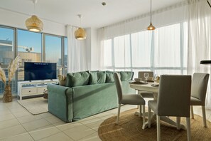 Living room - Chic and Zen Apartment, Near Burj Khalifa Tower (Dubai)