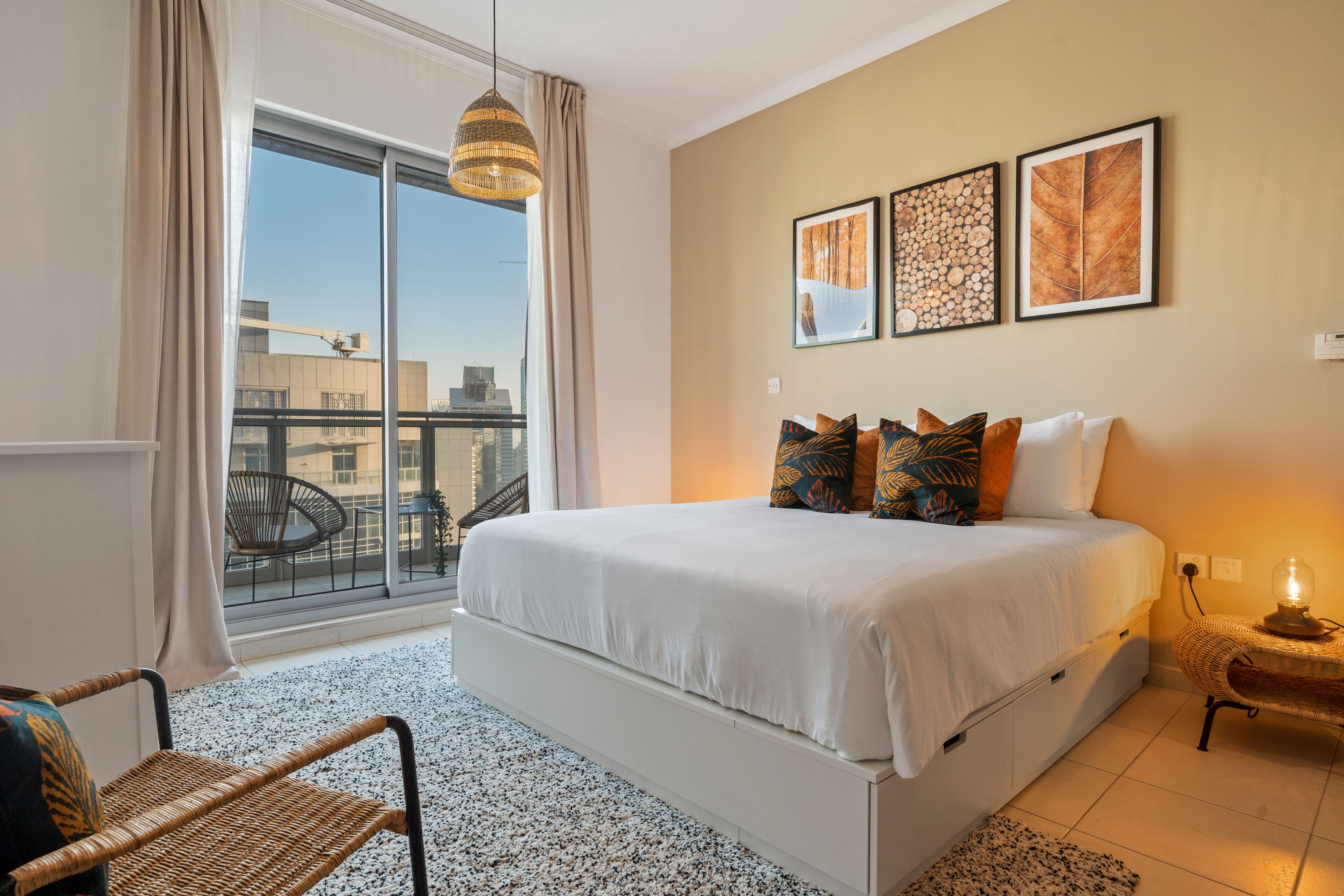 1 bedroom, individually decorated, individually furnished