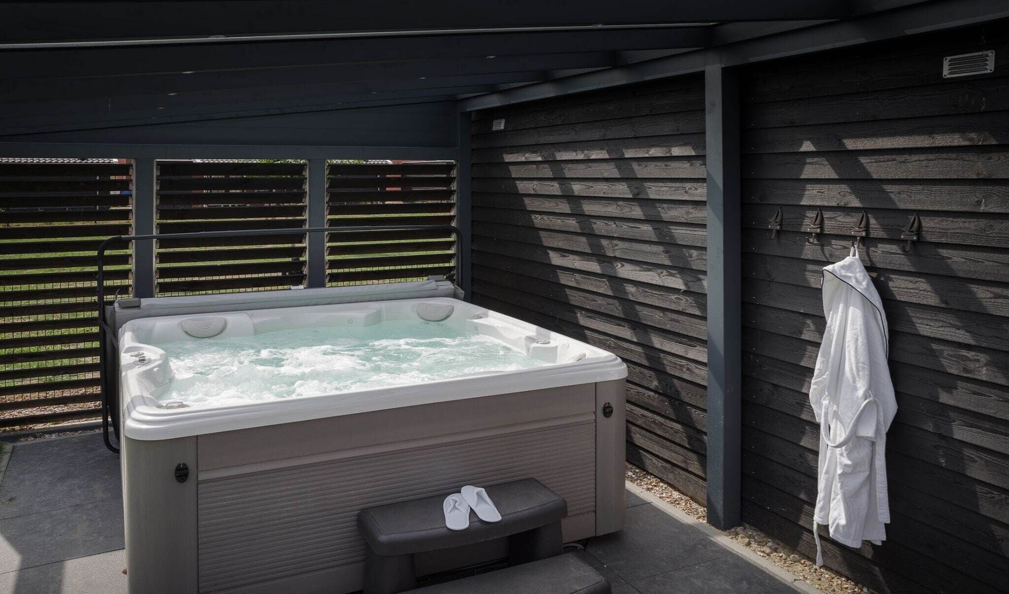 Bain à remous extérieur