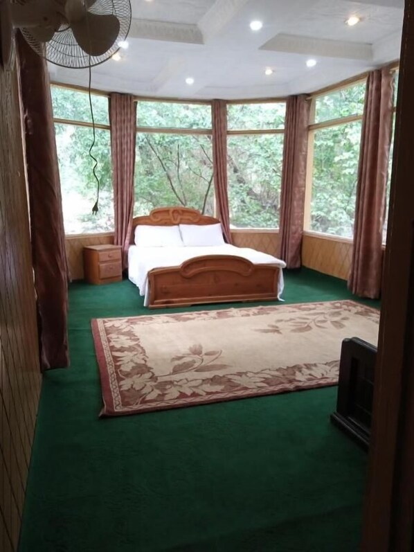 Iron/ironing board, free WiFi - Guest House One (Skardu)