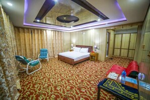 Deluxe Double Room | Iron/ironing board, free WiFi - Skardu View Point Hotel (Skardu)