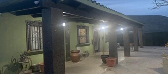 Hermosa Casa con Chimenea y Alberca a una Cuadra de Hotel 1800