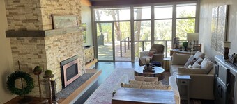 Close to Minto Brown Park and Downtown Salem