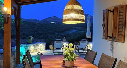 Fantastic villa with private pool & garden - peace & sea in Roumeli, Crete