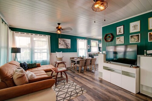 New Hula House- 3BR great Location Hilo