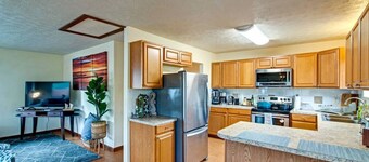 NEW - THE OUTRIGGER 3BR 2Bath - Hilo cold AC