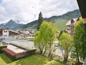 Property grounds - Central Morzine Studio, balcony, parking, near lifts (Morzine)