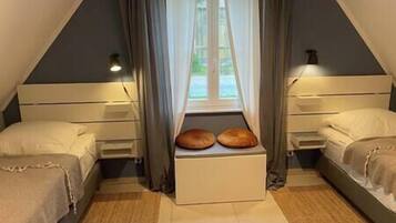 3 bedrooms, travel cot, Internet